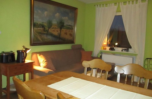 Glindfeld Apartment | * Directly on the river with a mountain view in the ROTHAARGEBIRGE in the SAUERLAND near WINTERBERG*.