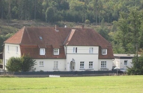Glindfeld Apartment | * Directly on the river with a mountain view in the ROTHAARGEBIRGE in the SAUERLAND near WINTERBERG*.
