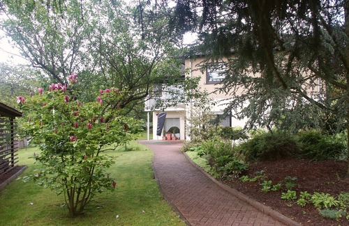 Losheim am See Apartment | Disabled-friendly apartment with garden, terrace, e-car charging facility