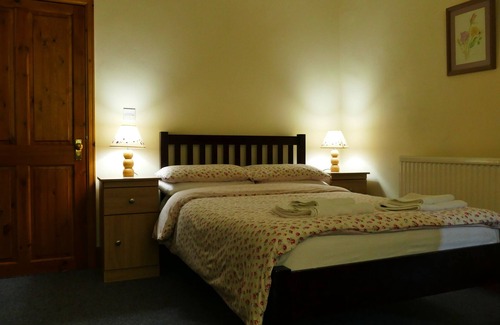Llandderfel House | disabled friendly ground floor room in traditional old welsh farmhouse