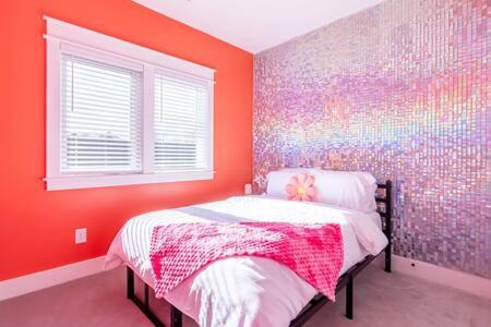 Cleveland Park House | Disco Dollhouse - East Nashville + 2 8 mi Downtown