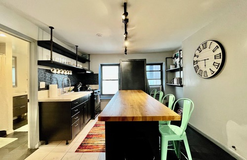 Chelsea Apartment | Disco House - Comfortable Beds - Steps to Highline