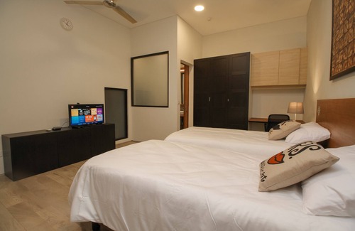 Grogol Utara Bed & Breakfast | Disco Studio (CoHaus)