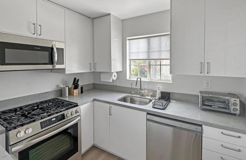 Los Angeles Apartment | Discount For 30 Days Plus Stay In Culver City