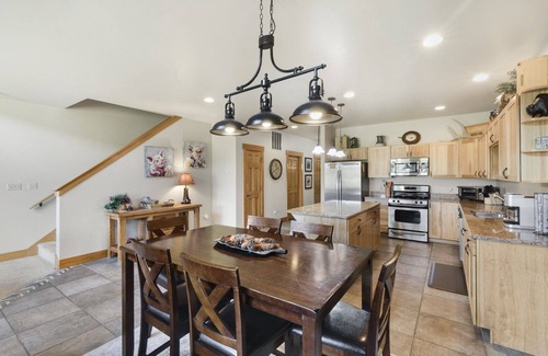 South Fork House | Discount Golf Privileges - Overlooks 9th Green - 20 Mins to Wolf Creek Ski
