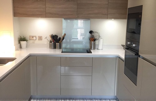 South Acton Apartment | DISCOUNT - Large, modern 1 Bedroom Flat w/Balcony close to transport