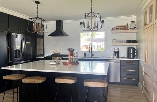 Campbellsville House | Discount pricing for last summer weekend available! Lakeview 5-bedroom house
