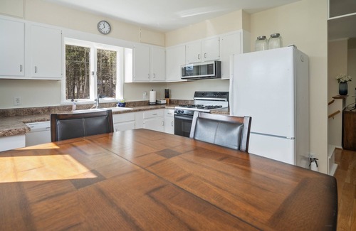 Naples House | Discount! Spacious home in Naples minutes from Wren's Roost,Skiing,Hiking