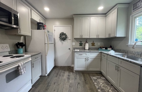 North Charleston House | Discounted Charleston 2 King Suites Hot Tub Games2