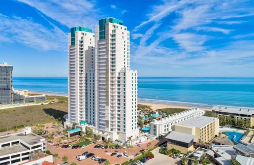 South Padre Island Condo | Discounted End-of-Summer Rates on 9th Floor Beachfront Condo at Sapphire!