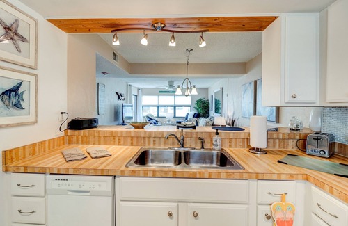 Ocean Village Square Condo | Discounted rates on this Beautiful Beach View Condo
