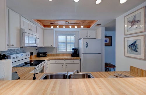 Ocean Village Square Condo | Discounted rates on this Beautiful Beach View Condo