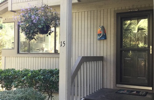 Hilton Head Island Villa | DISCOUNTS/End Unit#15/Walk to Beach/Pool/Tennis/P-ball/Bike Path/2 B/2.5 Ba/Loft