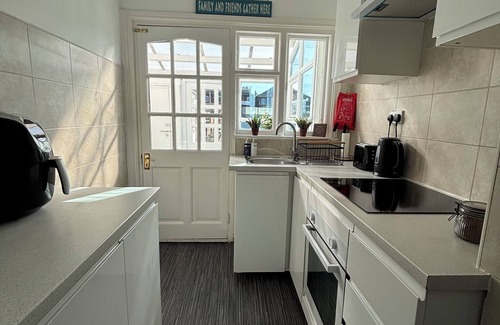 Doncaster House | Discounts/Family Contractors/FastWIFI FreeParking