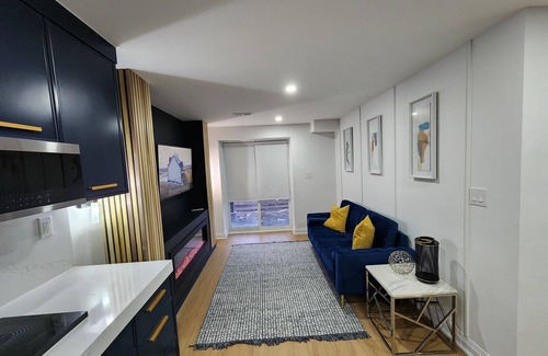 Thorold Apartment | Discover a haven of luxury and comfort in this luxury and exquisite unit for 2