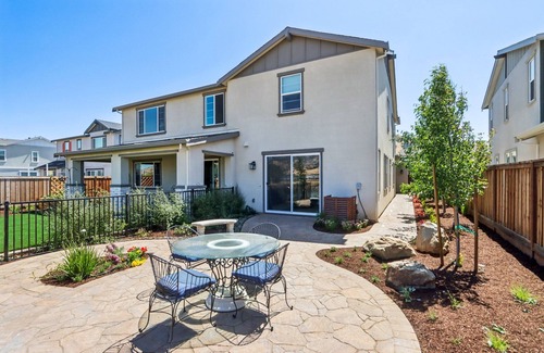 Nut Tree House | Discover a peaceful retreat tucked between Vacaville and Fairfield, California.