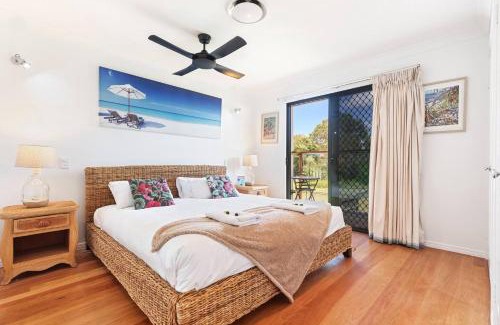 Point Vernon House | Discover Coastal Living Perfection at Point Vernon