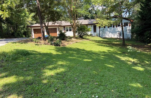 East Cobb House | Discover comfort and convenience in a newly renovated 3BR/2BA home in East Cobb