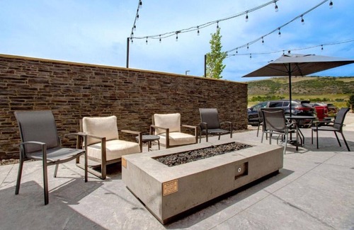 Littleton House | Discover Comfort & Convenience at our new hotel near Denver