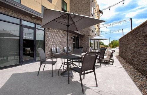 Littleton House | Discover Comfort & Convenience at our new hotel near Denver