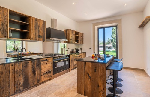 Fontvieille Villa | Discover Domaine de Rocqueval: Your Luxurious Getaway in the Heart of the Alpill