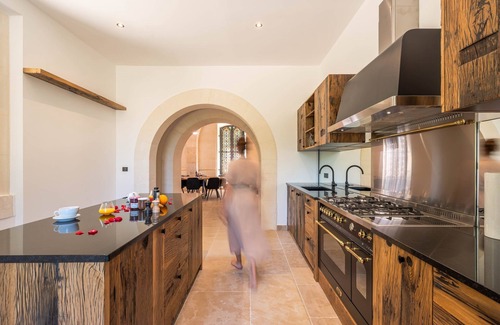 Fontvieille Villa | Discover Domaine de Rocqueval: Your Luxurious Getaway in the Heart of the Alpill