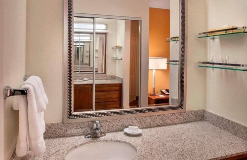 Bethlehem Hotel | Discover Lehigh Valley Attractions w/Parking & Swimming Pool, Free Breakfast