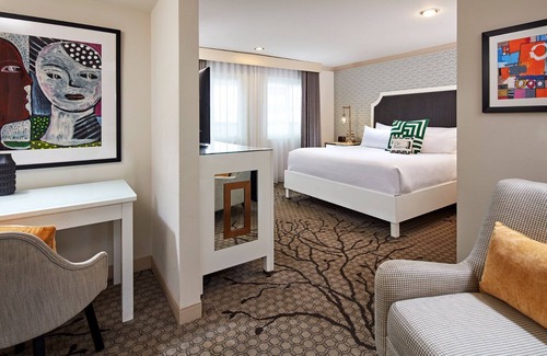 Pico - Robertson Hotel | Discover Los Angeles from Our Cozy, Stylish Room - Perfect for Touring