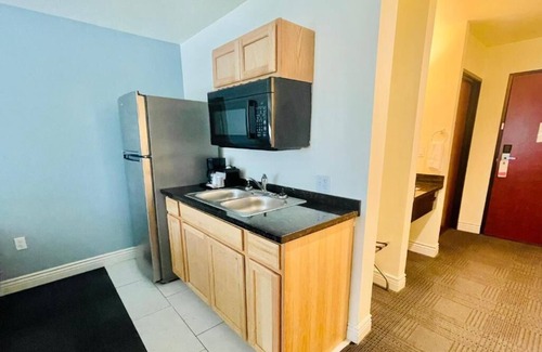 Cuero House | Discover More of Cuero, TX! Pet-friendly Unit w/ Kitchenette, FREE Parking!