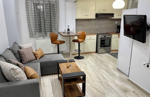 Nea Ionia House | Discover NARIZON Rental Apartment-5 minutes away from the Olympic Stadium (OAKA)