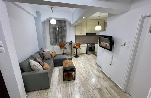 Nea Ionia House | Discover NARIZON Rental Apartment-5 minutes away from the Olympic Stadium (OAKA)