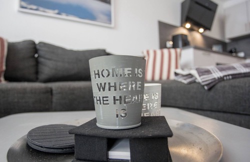 Zueschen Apartment | Discover our cozy holiday cottage in Winterberg. Perfect for 5 people, close to the slopes and with beautiful views. Book your dream vacation now!