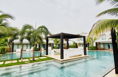 Monterrico Ski Chalet | Discover our villa in Monterrico, Guatemala, an oasis of comfort by the sea.