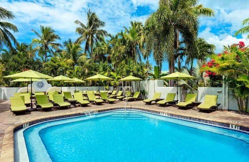Uptown - Upper Duval Hotel | Discover Paradise in Key West – 3 Outdoor Swimming Pools & Beach Access Await!