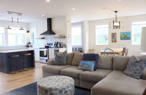 Stanhope House | Discover paradise just minutes away from stunning National Park Beaches!
