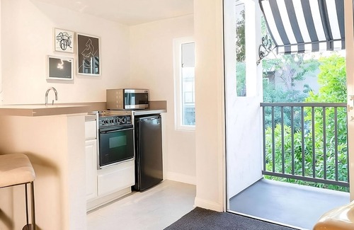Norma Triangle Apartment | Discover Petersen Automotive Museum Modern Units, Pet -Friendly
