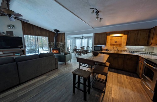 Grapevine House | Discover seclusion at Road's End Retreat, a 2-bed, 2-bath sanctuary.