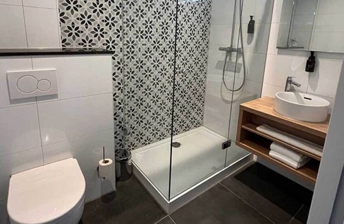 Bosgebied House | Discover Soest: Hotel Stay with Free Parking and Easy Access to Nature