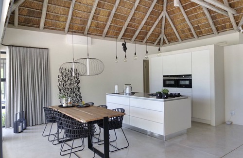 Hoedspruit Villa | Discover the attraction of Villa Umoja