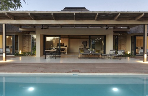Hoedspruit Villa | Discover the attraction of Villa Umoja