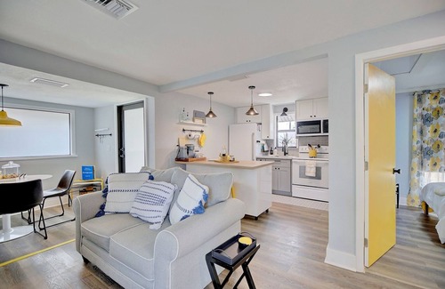 Sebring Cottage | Discover the charm of "The Sebring Sanctuary", a cozy getaway for relaxation .