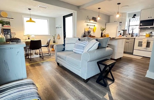 Sebring Cottage | Discover the charm of "The Sebring Sanctuary", a cozy getaway for relaxation .