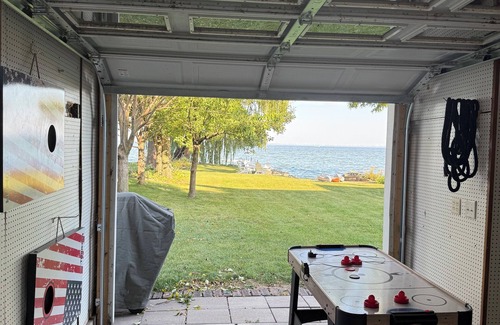 Oshkosh House | Discover the Perfect Lake House Getaway on Lake Winnebago in Oshkosh!