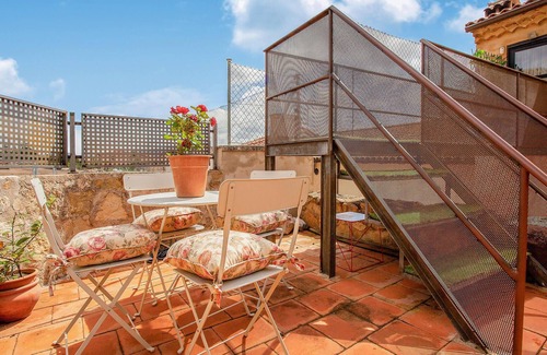 Imon House | Discover the perfect retreat in this comfortable vacation home.