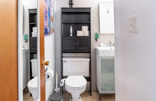 Oakland Apartment | Discover this charming residence in the heart of Oakland, CA