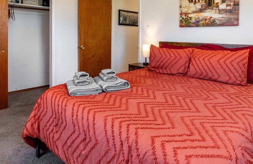 Oakland Apartment | Discover this charming residence in the heart of Oakland, CA
