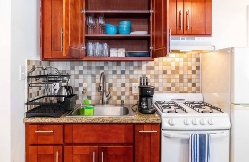 Oakland Apartment | Discover this charming residence in the heart of Oakland, CA