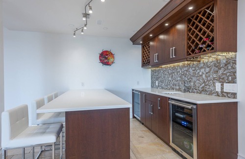 Trent Lakes House | Discover Tranquility: Luxurious 7-Bedroom Lakeside Resort Home in Kawartha