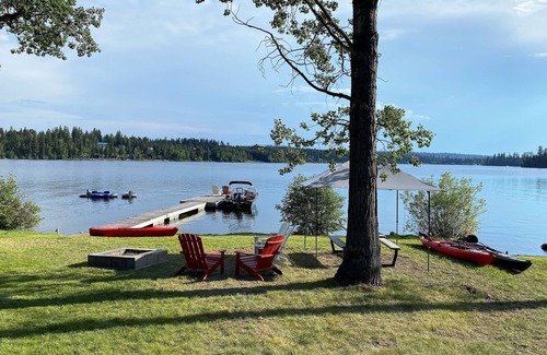 Deka Lake House | Discover Tranquility: Your Own 1-Acre Oasis on the Lakefront
