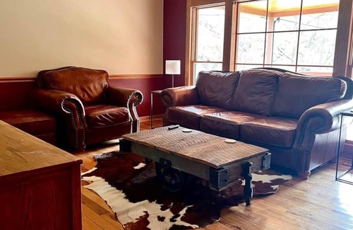 Yawkey House | Discover Tranquility near the Ivy Branch Trails